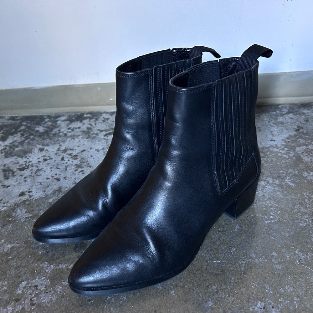 Rag and bone point toe low heel Chelsea boots